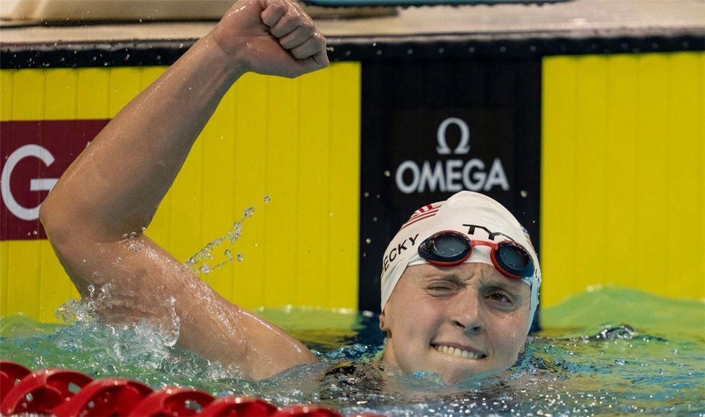 Schwamm im kanadischen Toronto Kurzbahn-Weltrekord über 1500 Meter Freistil: Katie Ledecky.