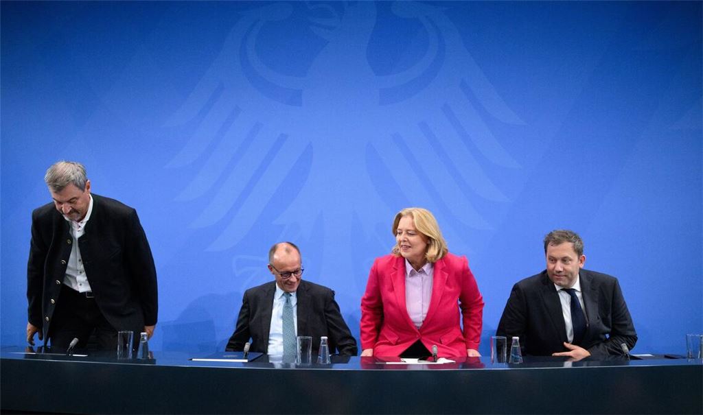 Schwarz-Rot will mit der Stahlindustrie sprechen.