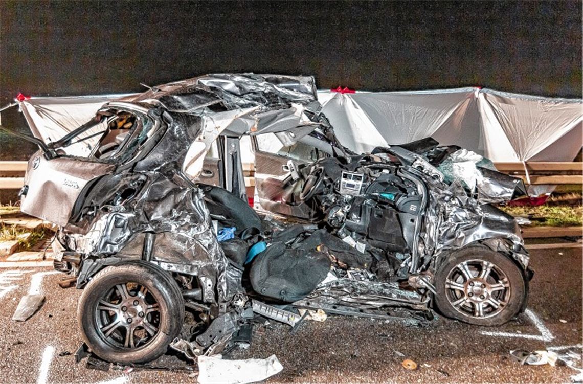 Unfall auf Enzweihinger Steige fordert zwei Tote Unfall auf Enzweihinger Steige fordert zwei Tote