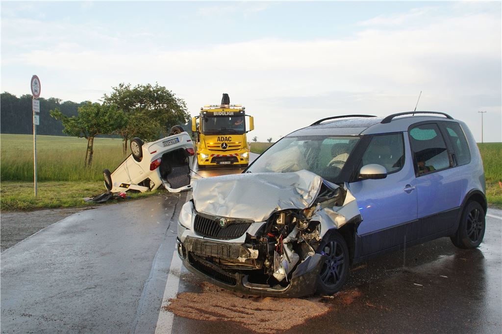 Grossglattbach: schwerer Verkehrsunfall mit zwei Pkw - mehrere Schwer Verletzte