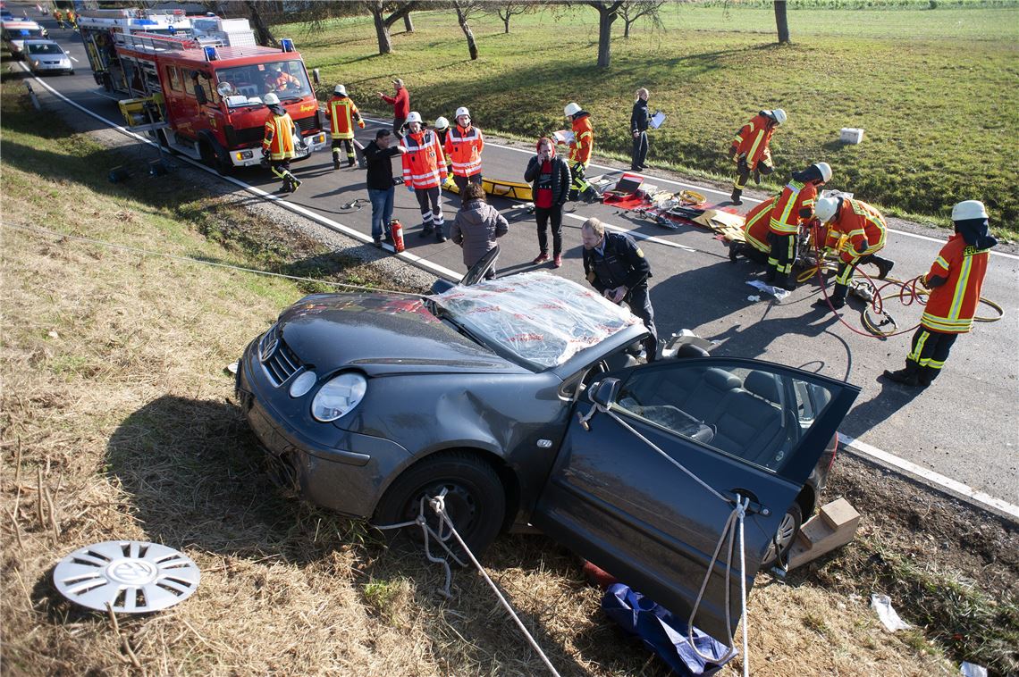 Schwerer Unfall bei Pinache 910_0008_162901_vh_Unfall_Pinache_Oeschelbronn_1