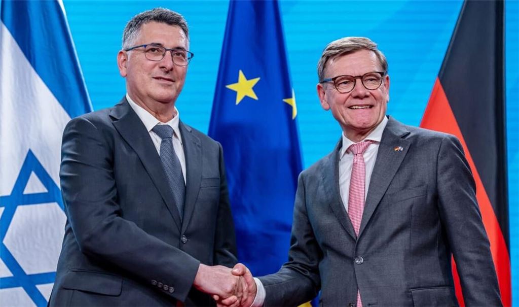 Schwierige Beziehungen: Außenminister Johann Wadephul (r.) mit seinem israelischen Amtskollegen Gideon Sa'ar im Mai 2026