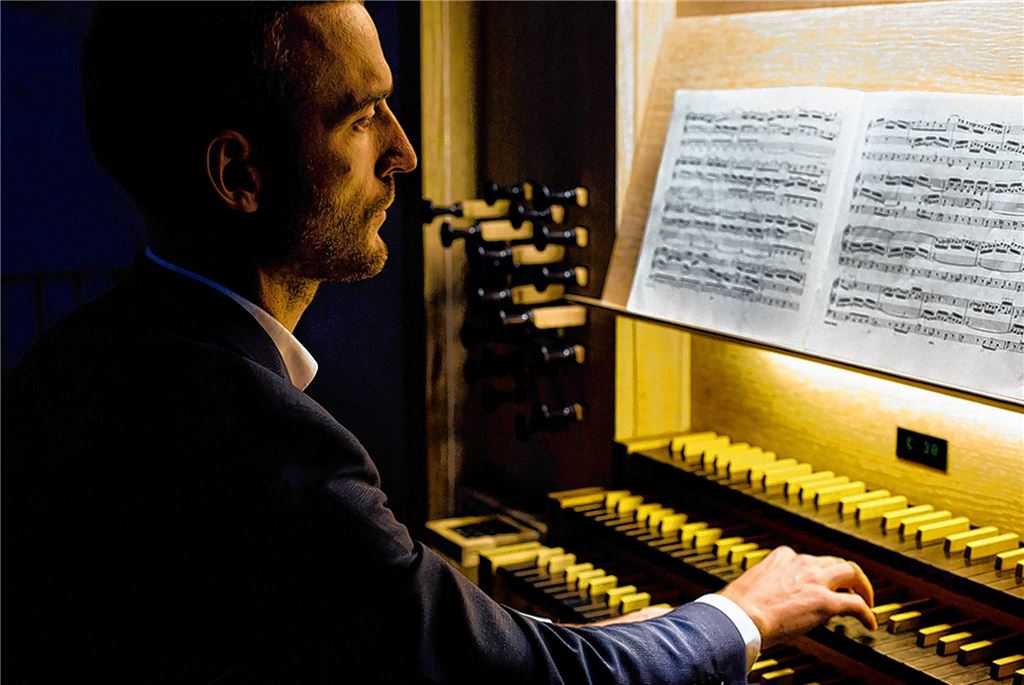 Feinsinniger Interpret an der Orgel