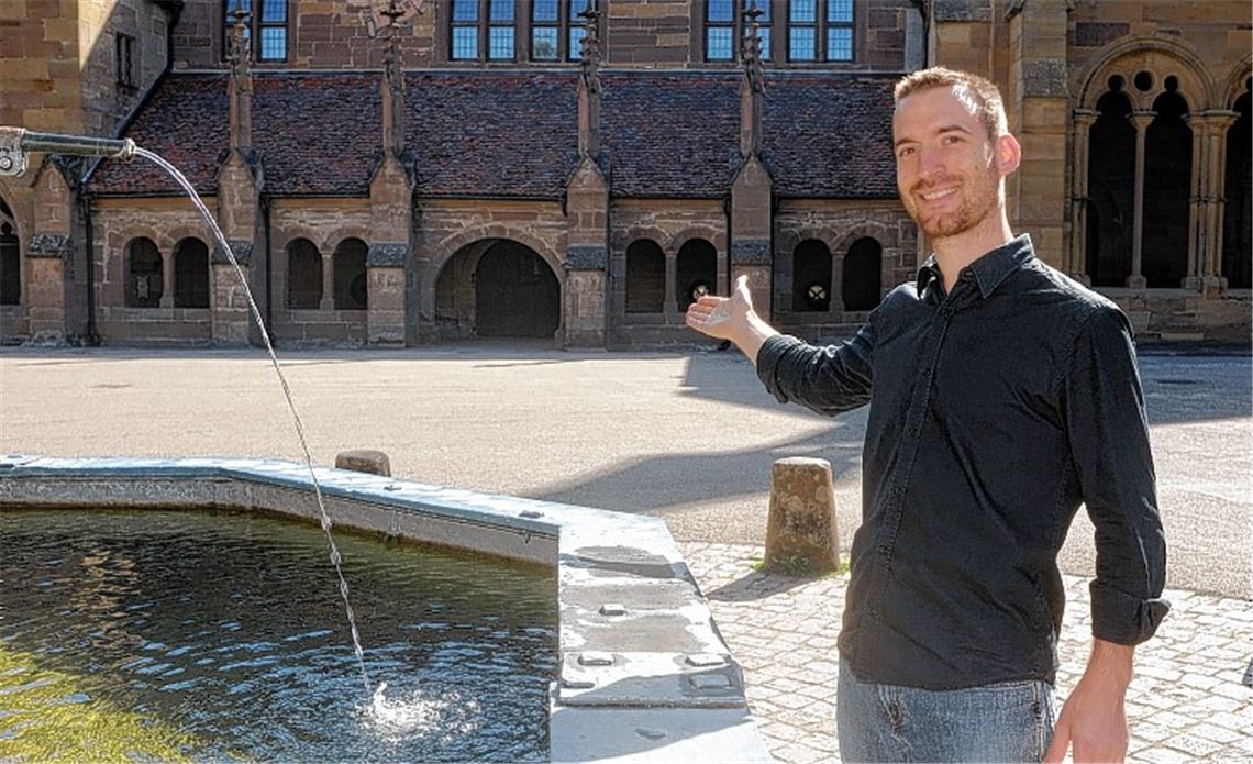 Große Kunst vor illuminierter Kulisse