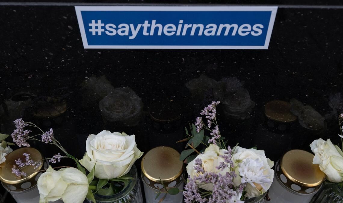 Sechs Jahre nach dem rassistischen Anschlag in Hanau haben Angehörige an die neun ermordeten Opfer erinnert (Archivfoto).