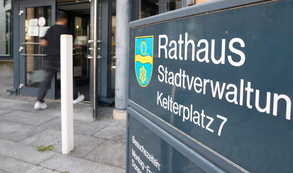 Sechs Männer und eine Frau wollen ab Januar die Geschicke im Rathaus Mühlacker lenken. Am Mittwoch entscheidet der Wahlausschuss über die Zulassung der Bewerbungen. Foto: Archiv/Fotomoment