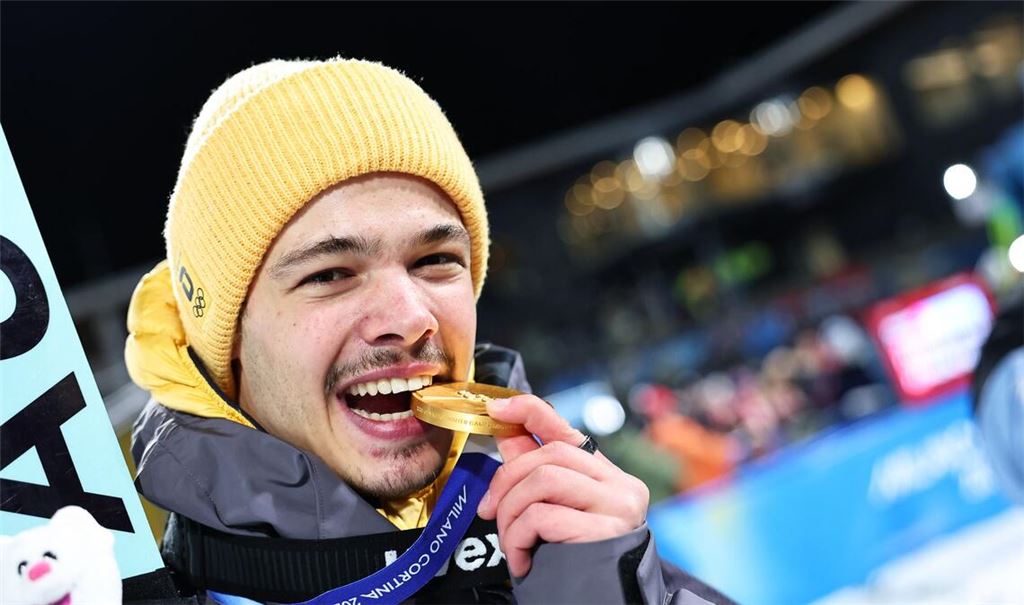Seine Goldmedaille musste Raimund in den vergangenen Tagen vielen Menschen zeigen.