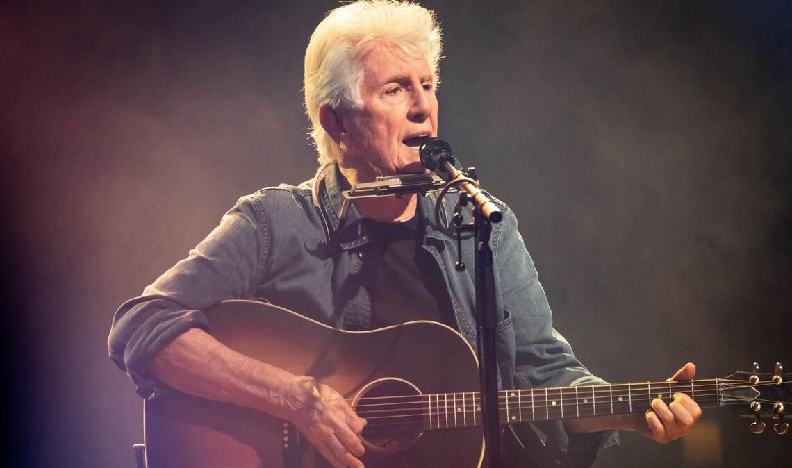 Seine Stimme schlägt immer noch Schneisen: Graham Nash im Beethovensaal