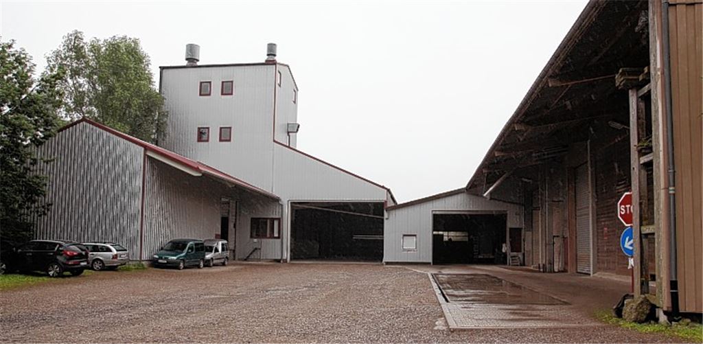 Seit 1982 vor den Toren von Pinache: die Getreideerfassungsanlage der Firma Häußermann. Sie wird zum 1. Juli von der BayWa übernommen.