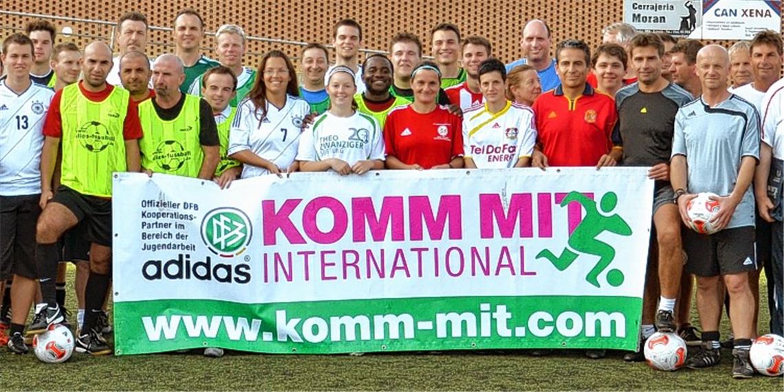 Seit 20 Jahren gibt es die Kooperation zwischen DFB und KOMM MIT. Dies ist der Anlass für das Gewinnspiel, das ehrenamtliches Engagement im Jugendfußball belohnt. Foto: Noker