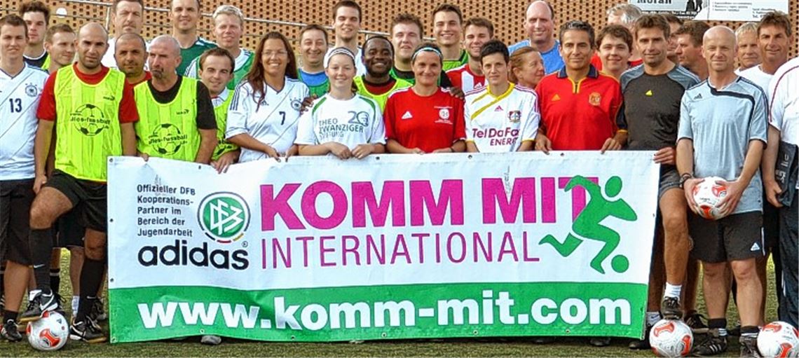 Seit 20 Jahren gibt es die Kooperation zwischen DFB und KOMM MIT. Dies ist der Anlass für das Gewinnspiel, das ehrenamtliches Engagement im Jugendfußball belohnt. Foto: Noker