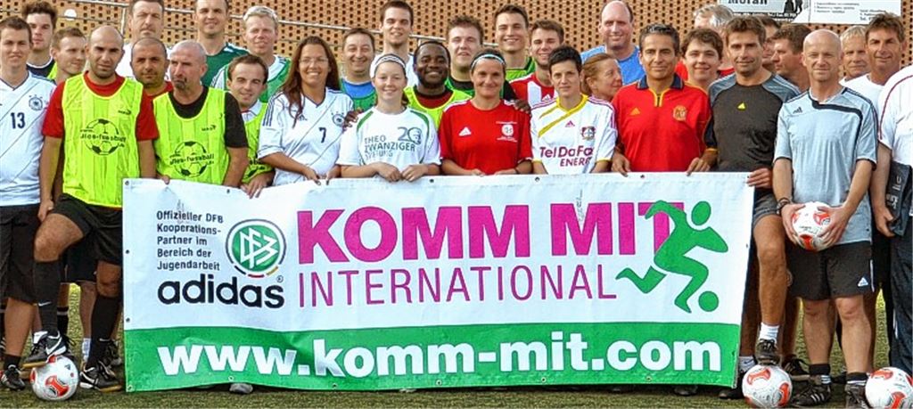 Seit 20 Jahren gibt es die Kooperation zwischen DFB und KOMM MIT. Dies ist der Anlass für das Gewinnspiel, das ehrenamtliches Engagement im Jugendfußball belohnt. Foto: Noker