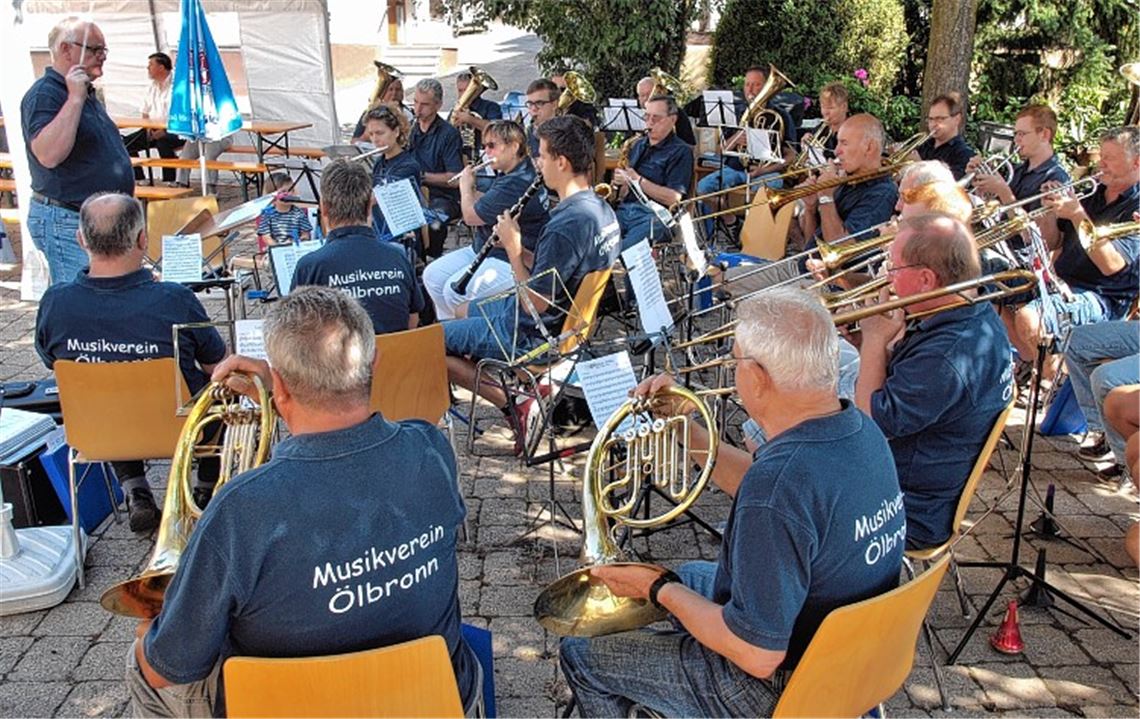 Auch in den Ferien spielt die Musik Auch in den Ferien spielt die Musik