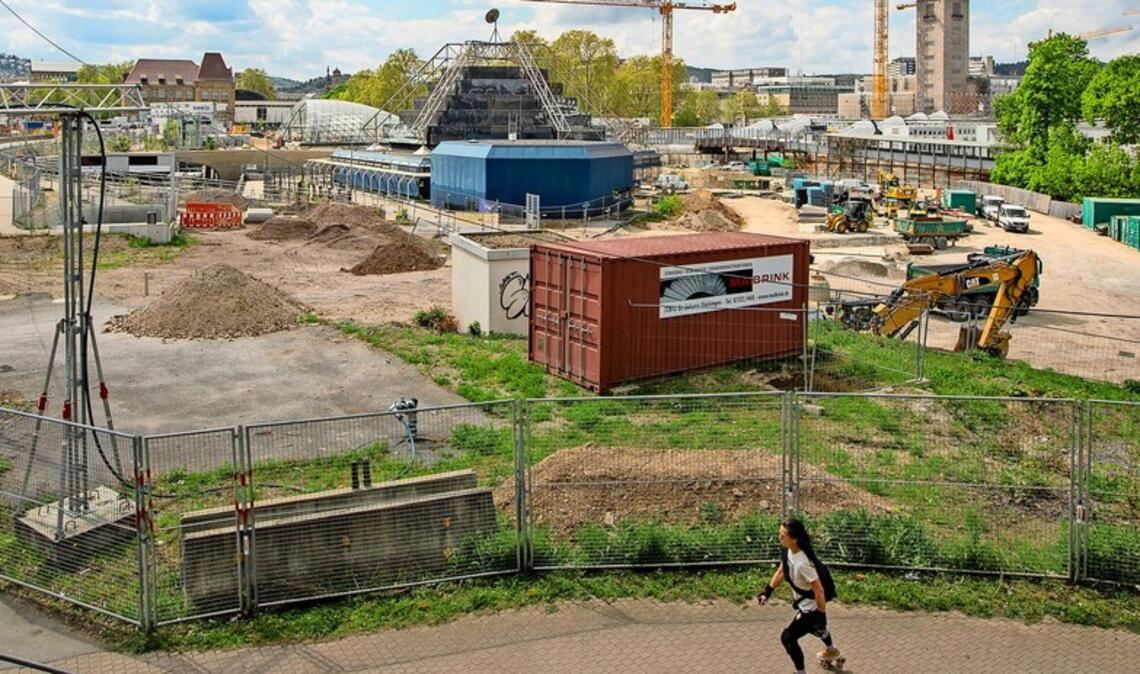 Seit Ende Januar soll an den neuen Wegen rund um das Planetarium im Stuttgarter Schlossgarten gearbeitet werden. Zu sehen ist davon allerdings derzeit wenig.