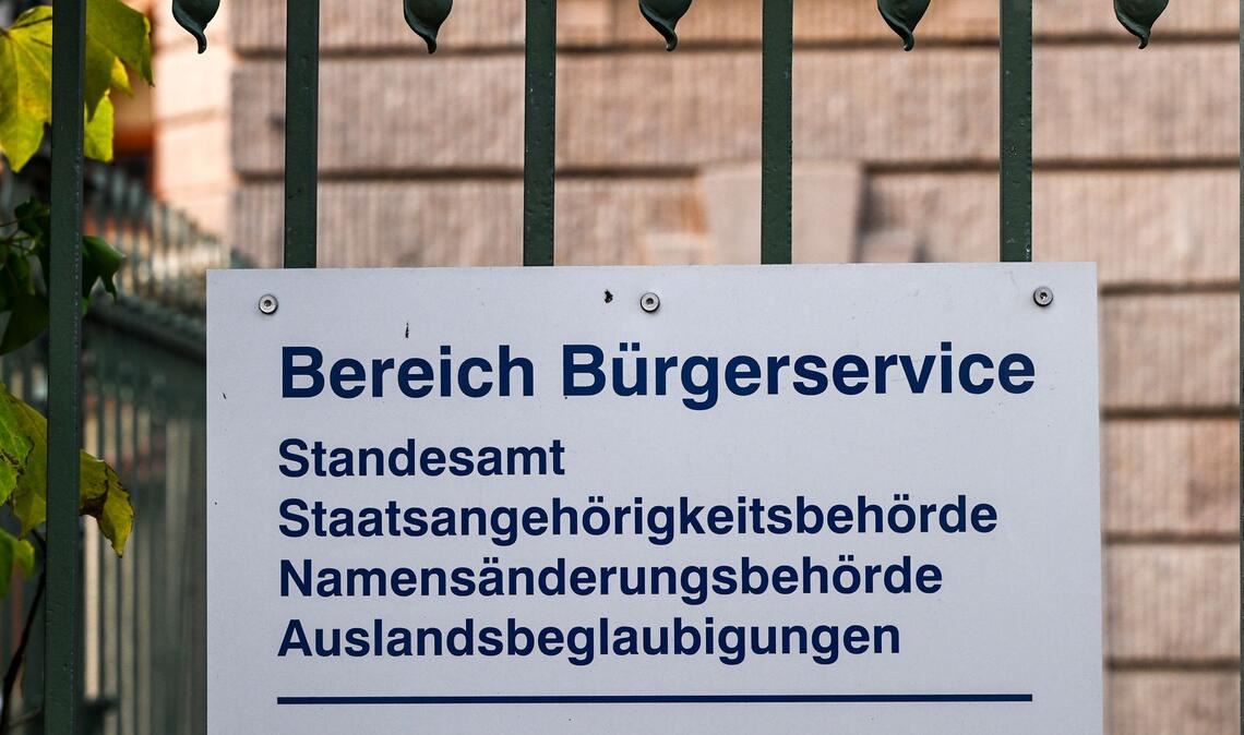 Seit Inkrafttreten des Selbstbestimmungsgesetzes reicht eine Erklärung beim Standesamt, um den Geschlechtseintrag zu ändern. (Archivbild)