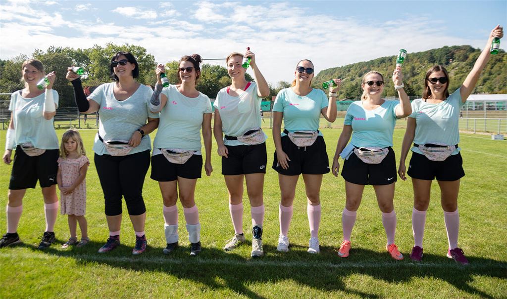 Seit Jahren machen die Musikerinnen des Musikvereins Enzberg, bekannt als die „Flinken Schnittchen“, beim Faustballfest des TV Enzberg mit. 