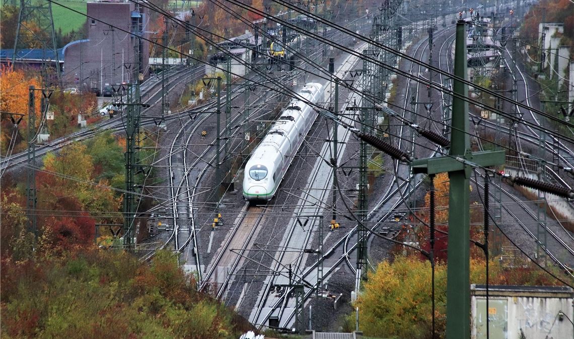 Seit Sonntag ist die Schnellbahntrasse wieder in Betrieb. Zeit- und Kostenrahmen des Bauprojekts wurden eingehalten. Foto: Arning