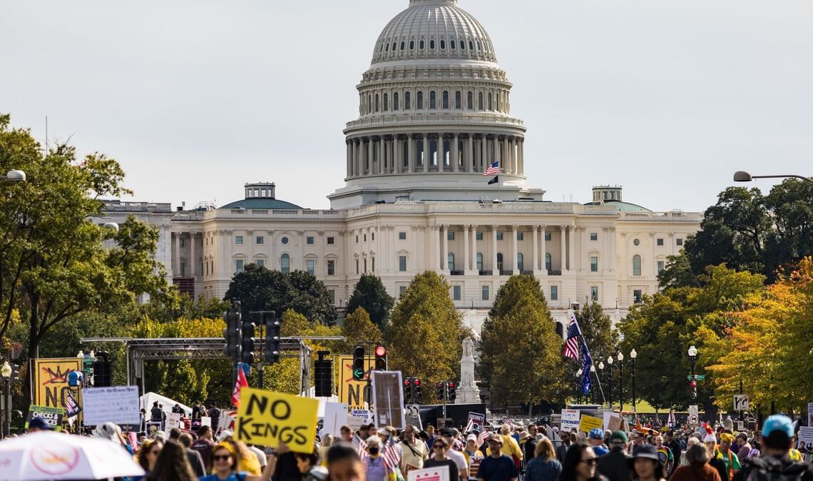 Nach Massenprotesten: Republikaner greifen "No Kings" an Seit Trumps zweitem Amtsantritt hat es in den USA deutlich mehr Demonstrationen gegeben als in seiner ersten Amtszeit.