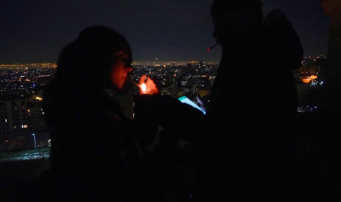 Seit Wochen lebt der Iran im Schatten eines Krieges, der jederzeit wieder aufflammen kann.