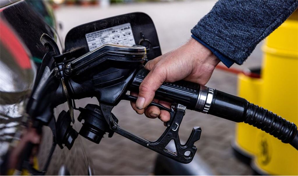 Seit dem 1. April gilt die neue Tankregelung – die positiven Auswirkungen bleiben aus.