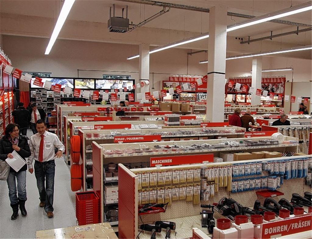 Seit gestern ist die Firma Adolf Würth GmbH &Co. KG mit einer Niederlassung an der Mühlacker Uhlandstraße vertreten.