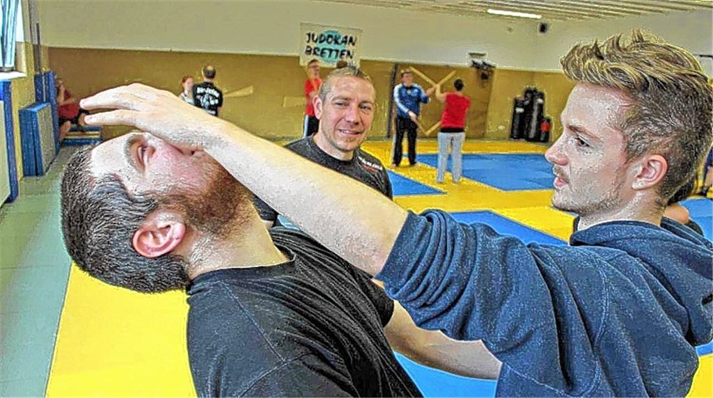 Retter wappnen sich gegen Angriffe