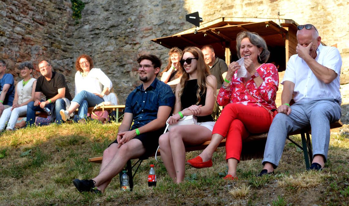 Selten so gelacht: das Publikum amüsierte sich beim Auftritt von Sascha Korf. Fotos: Stahlfeld