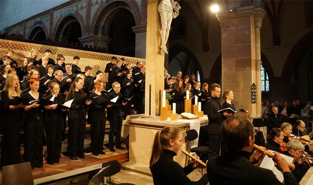 Seminaristen, Solisten und das Karlsruher Barockorchester überzeugen beim Klosterkonzert. Foto: Dr. Bastian