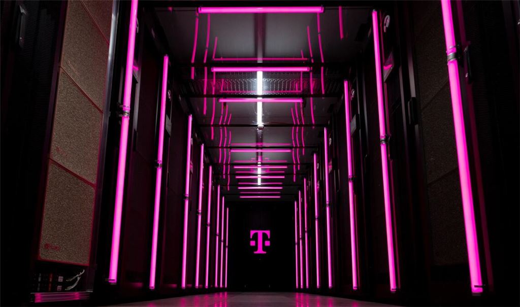 Serverschränke  in der KI-Fabrik „Industrial AI Cloud“ von  Telekom und Nvidia in München
