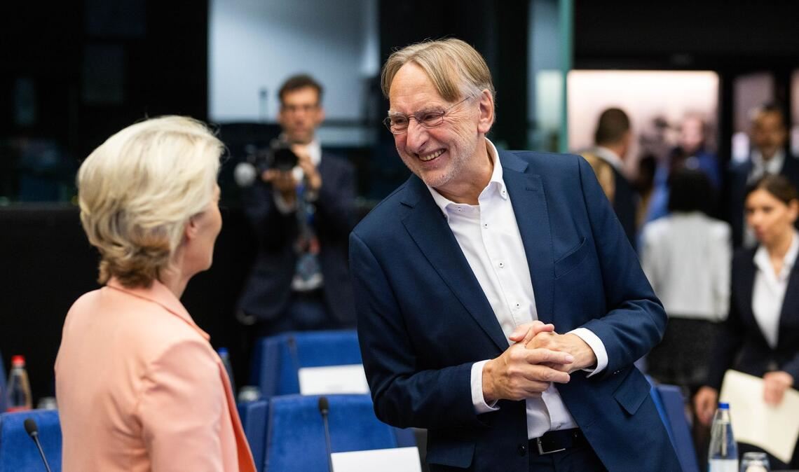 Setzten sich stark für das Abkommen ein: EU-Kommissionspräsidentin Ursula von der Leyen und der Vorsitzende des Handelsausschusses im Europäischen Parlament, Bernd Lange (SPD). (Archivbild)