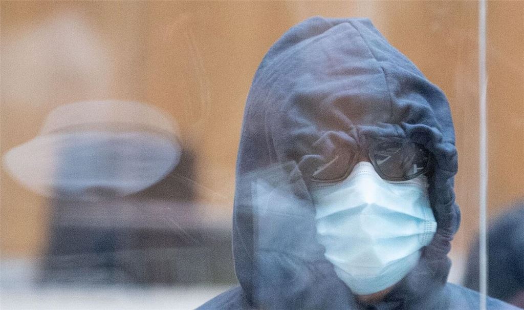 Sich anbiedernder Polizeispitzel Paul-Ludwig U. zum Prozessauftakt gegen die rechtsterroristische Gruppe S.: Märchenerzähler und Kronzeuge.
