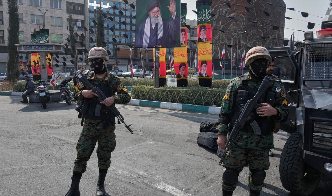 Sicherheitskräfte haben ihre Präsenz seit Kriegsbeginn deutlich verstärkt. (Archivbild)