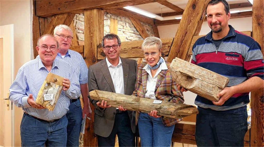 Detektive suchen Zeitzeugen aus Holz