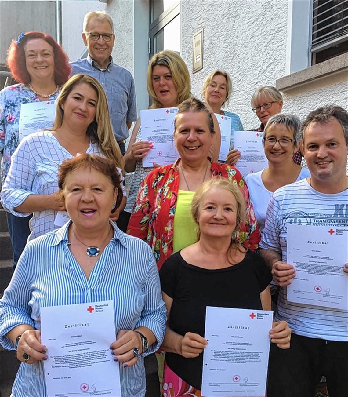 Neue Seniorenbegleiter treten ihren Dienst an