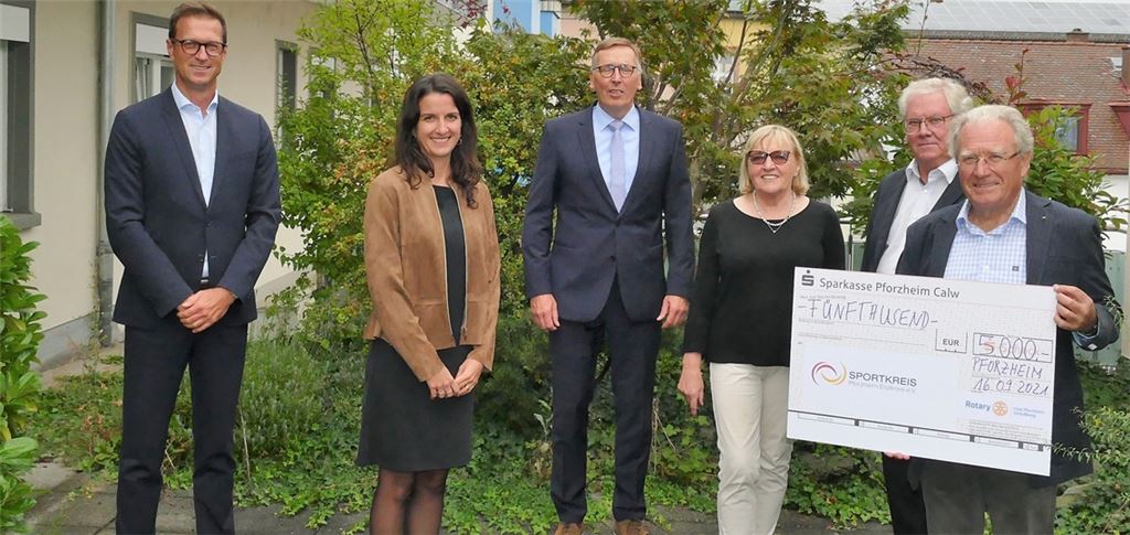 Sie stellen das Pilotprojekt „KiKi in Bewegung“ vor (von links): Gerd Grossmann (AOK), Katharina Rambow (Sportkreis), Hartmut Keller (AOK) , Gudrun Augenstein (Sportkreis), Karl-Heinz Wagner (Jolanda-Rothfuß-Stiftung) und Heinz Kunzmann (Rotary Club Pforzheim Schlossberg) Foto: Peche