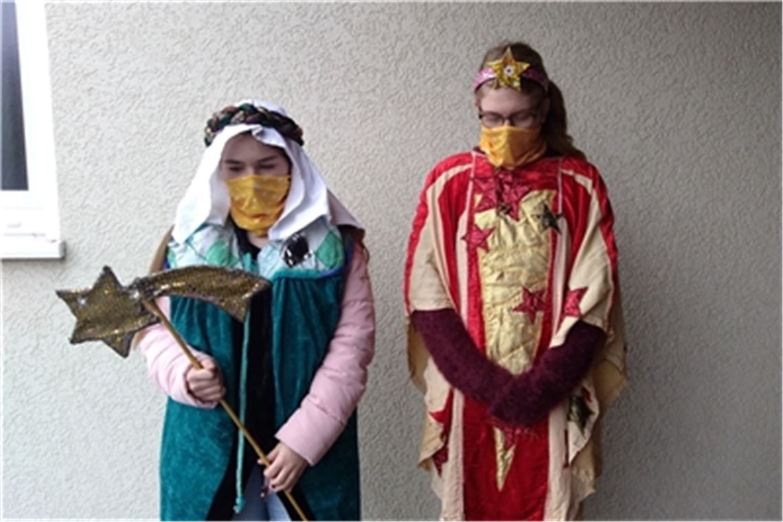 Sie wären gerne in Aktion getreten, sagen stellvertretend für ihre Mitstreiter Annabelle und Jennifer. Statt der traditionellen Aktion gibt es Segenspakete. Foto: privat