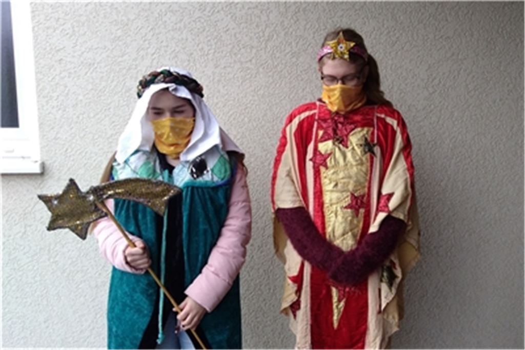 Sie wären gerne in Aktion getreten, sagen stellvertretend für ihre Mitstreiter Annabelle und Jennifer. Statt der traditionellen Aktion gibt es Segenspakete. Foto: privat