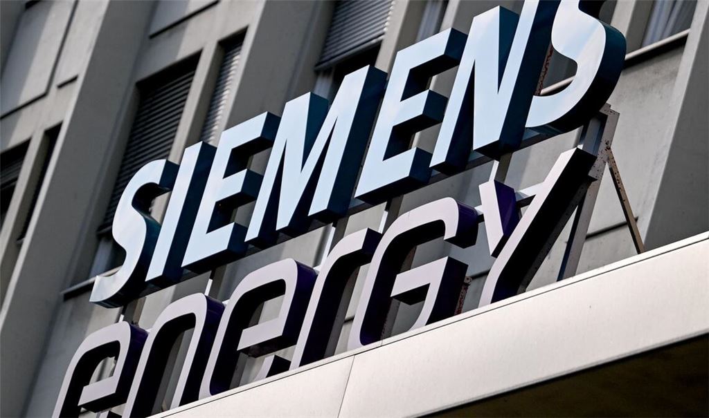 Siemens Energy liefert künftig vier Konverter-Anlagen für das Ostsee-Energie-Projekt "Bornhorlm Energy Island". (Archivbild)
