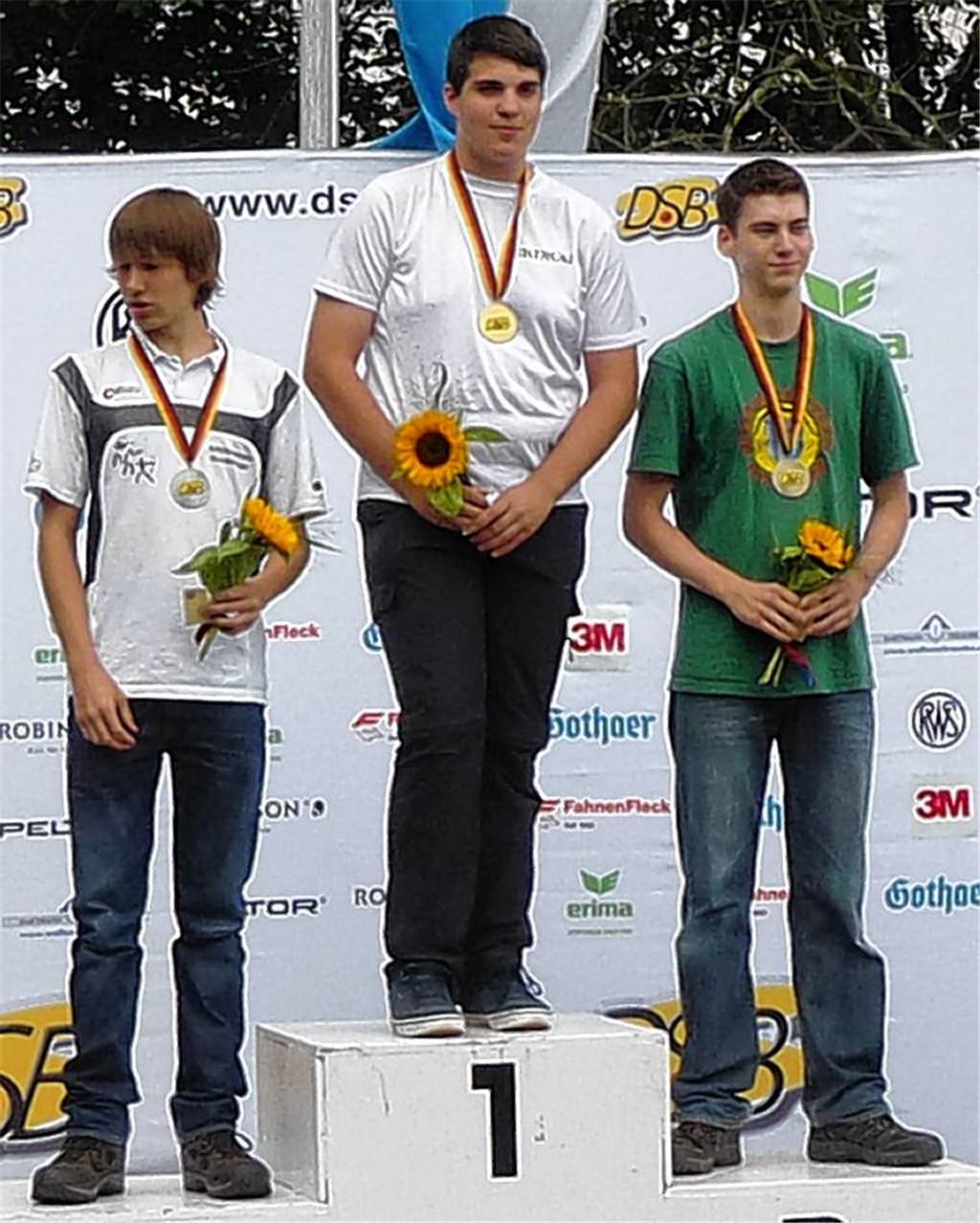 Simeon Diefenbacher (Mitte) bei der Siegerehrung. Foto: privat