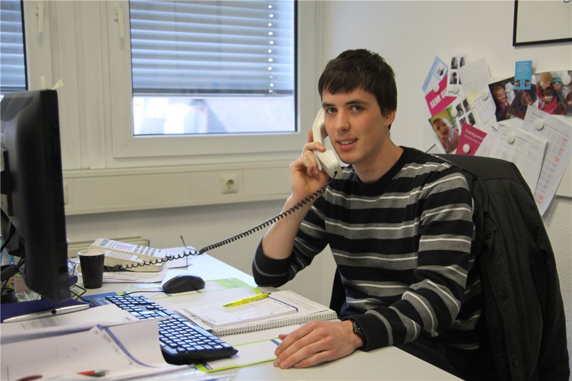 Simon Nill am Telefon