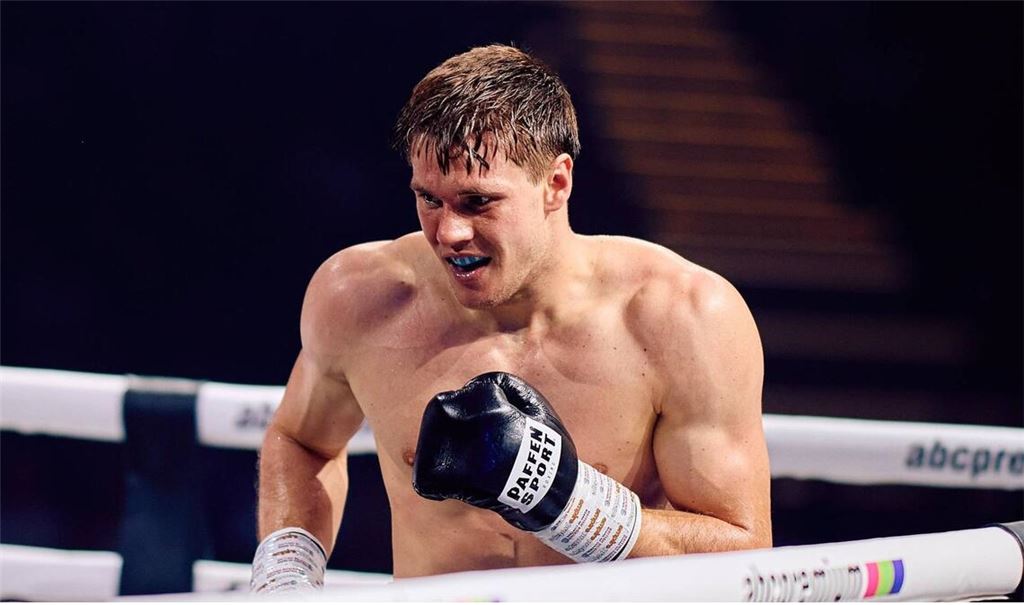 Simon Zachenhuber hat in London gegen Pawel August nach Punkten verloren.