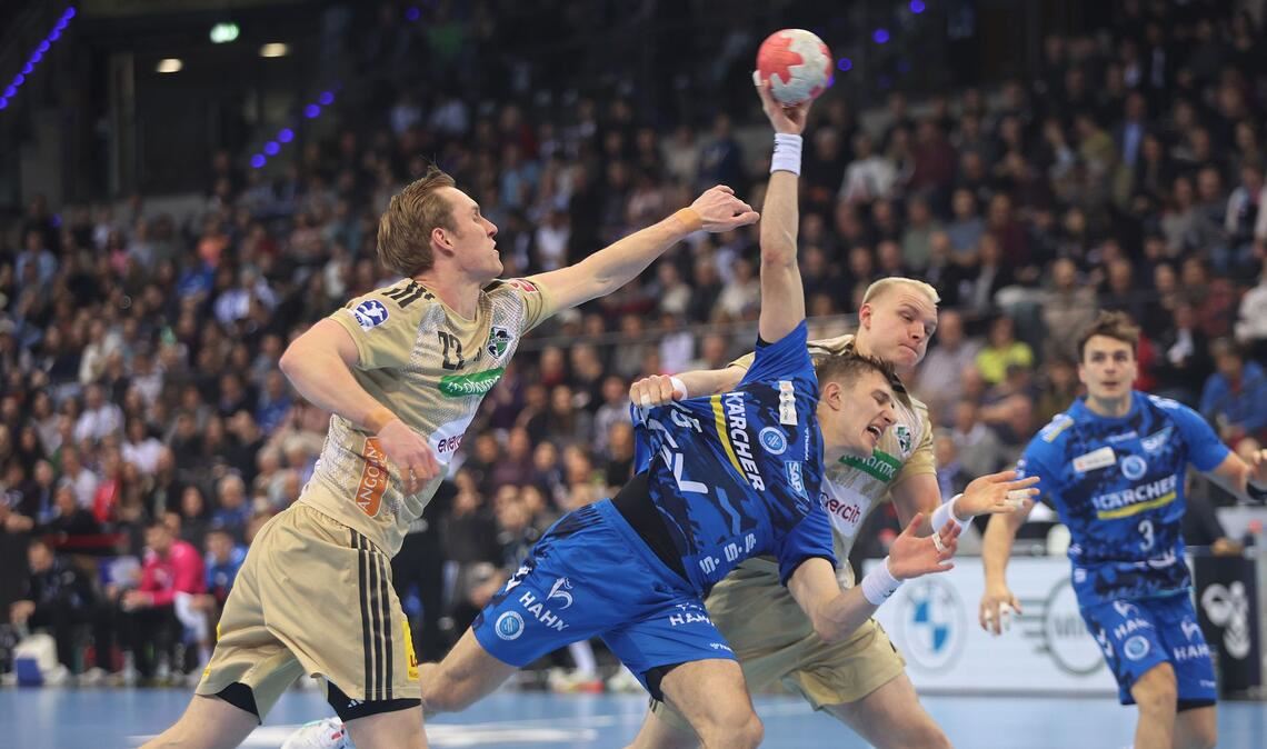 Simone Mengon tankt sich durch.