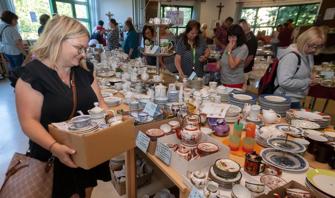 Simone Specht wird bei „Tasse sucht Teller“ mehrfach fündig. Foto: Fotomoment