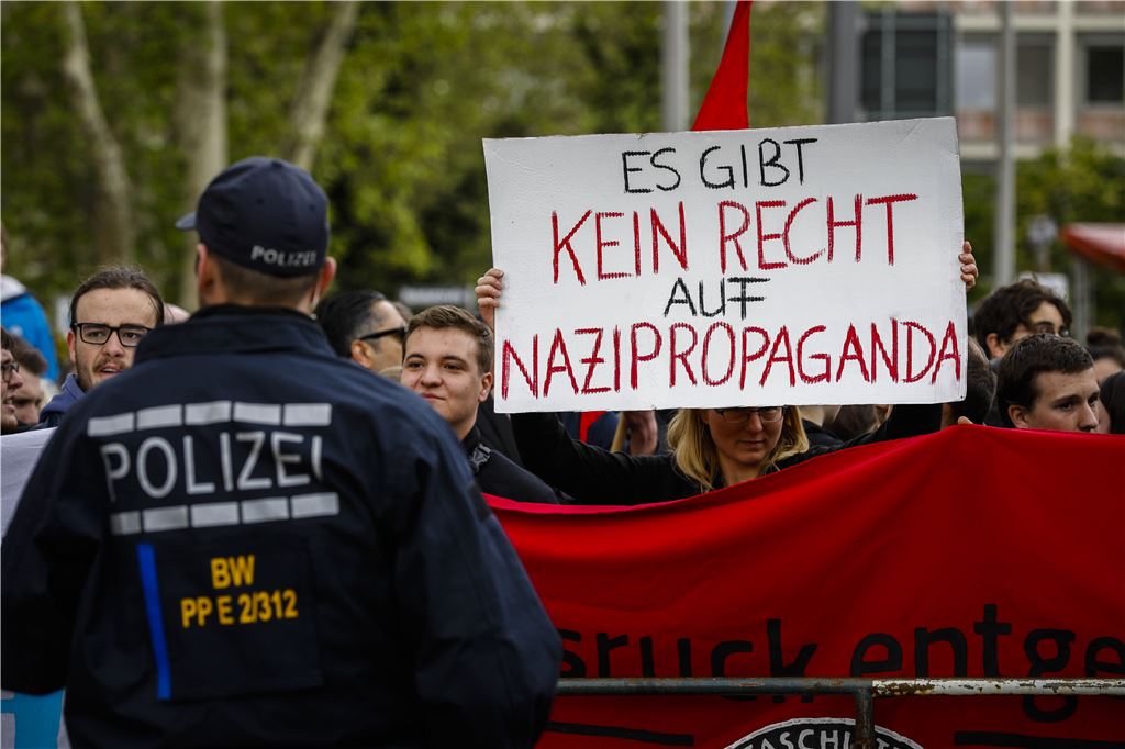 Demontration der Partei Die Rechte in Pforzheim