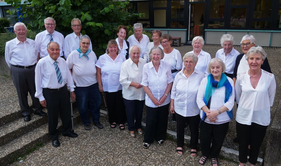 Singen hält jung: Dafür stehen die Sängerinnen und Sänger der Chorgemeinschaft Liederkranz Mühlacker, und das wollen sie auch beim Jubiläumskonzert beweisen. Fotos: Friedrich