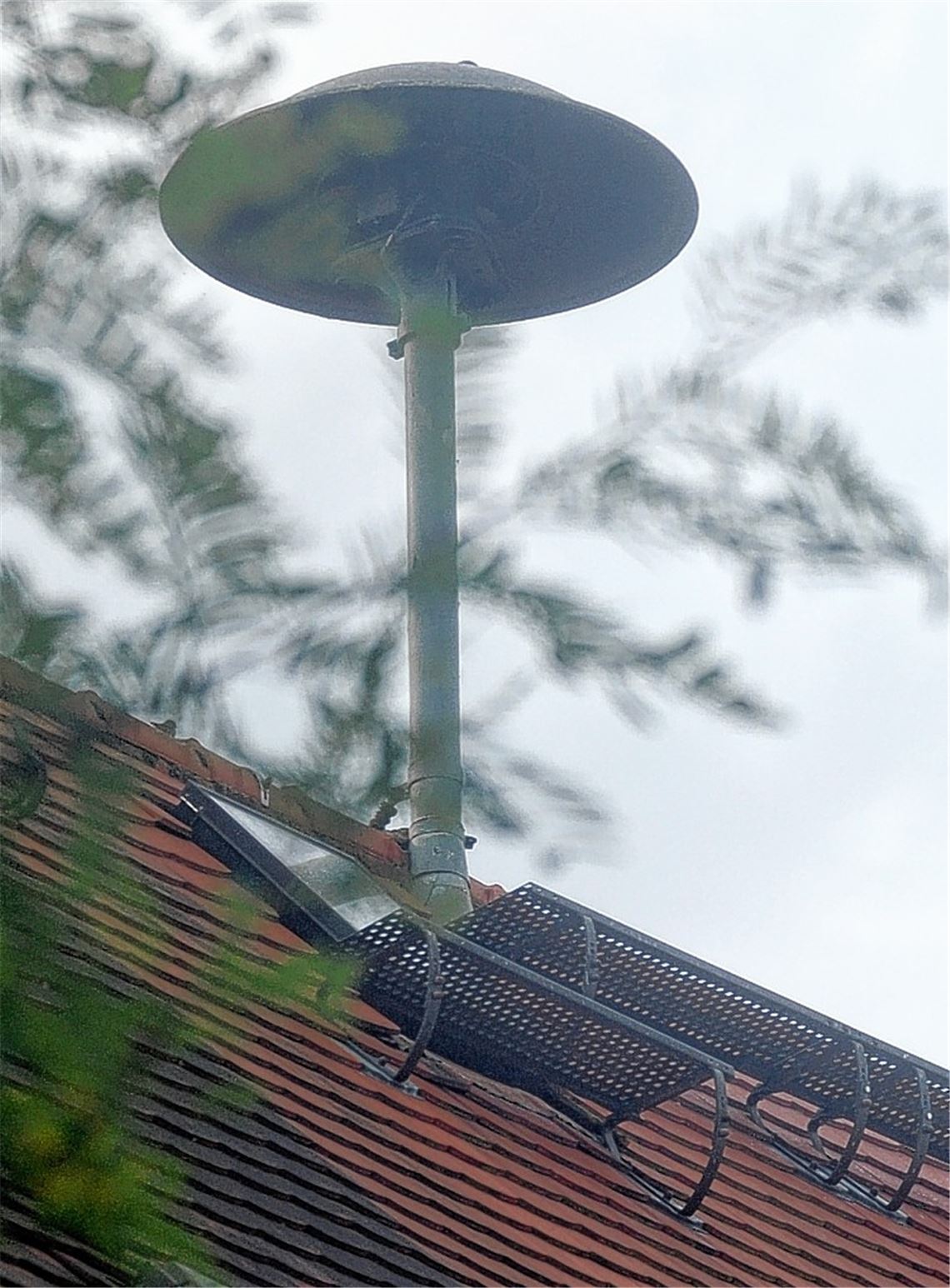 Alarmsirenen heulen im Einklang