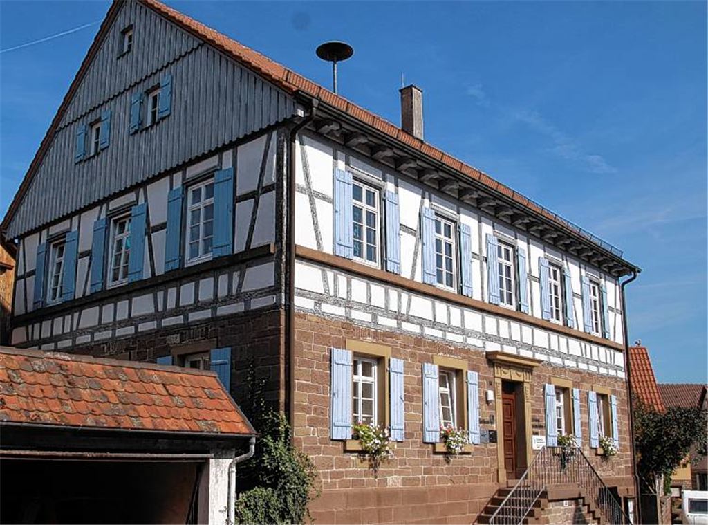 Sitz der Verwaltungsaußenstelle: das alte Rathaus in Zaisersweiher.