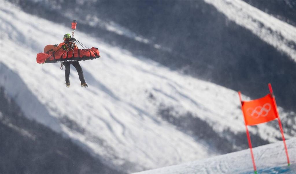 Ski-Star Vonn wurde mit einem Hubschrauber abtransportiert.