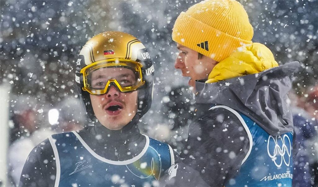 Skispringer im Schneetreiben: Philipp Raimund (li.) und Andreas Wellinger.