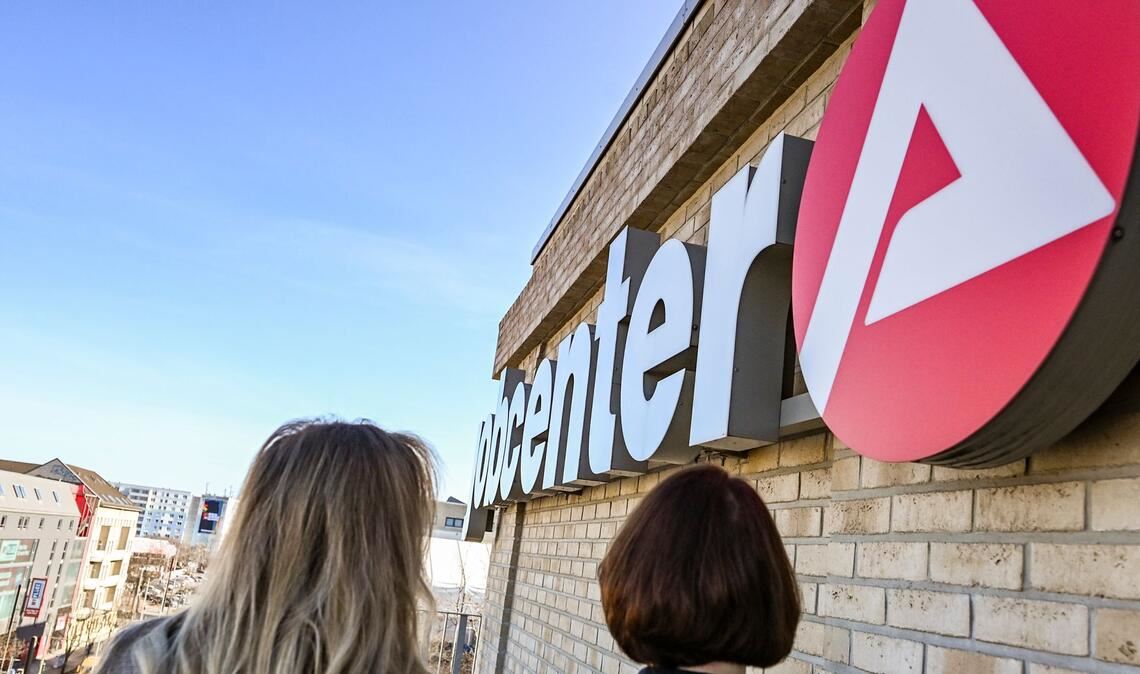 So bewerten Langzeitarbeitslose nach einer Studie ihre Besuche im Jobcenter. (Archivbild)